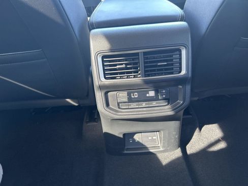 Certified 2024 Volkswagen Atlas SE AWD/4WD image 12