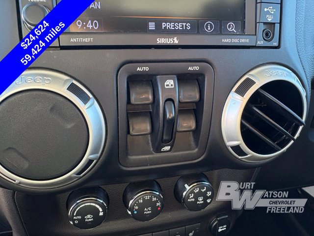 Used 2018 Jeep Wrangler Unlimited Rubicon w/ Cold Weather Group AWD/4WD image 24