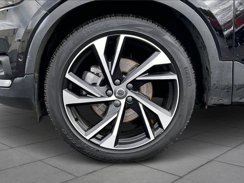 Used 2021 Volvo XC40 T5 R-Design w/ Advanced Package image 11