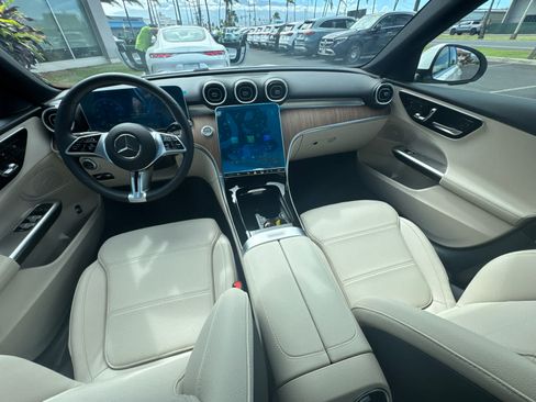 Used 2025 Mercedes-Benz C 300 Sedan image 22