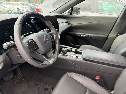 Certified 2025 Lexus RX 350h w/ Convenience Package image 6