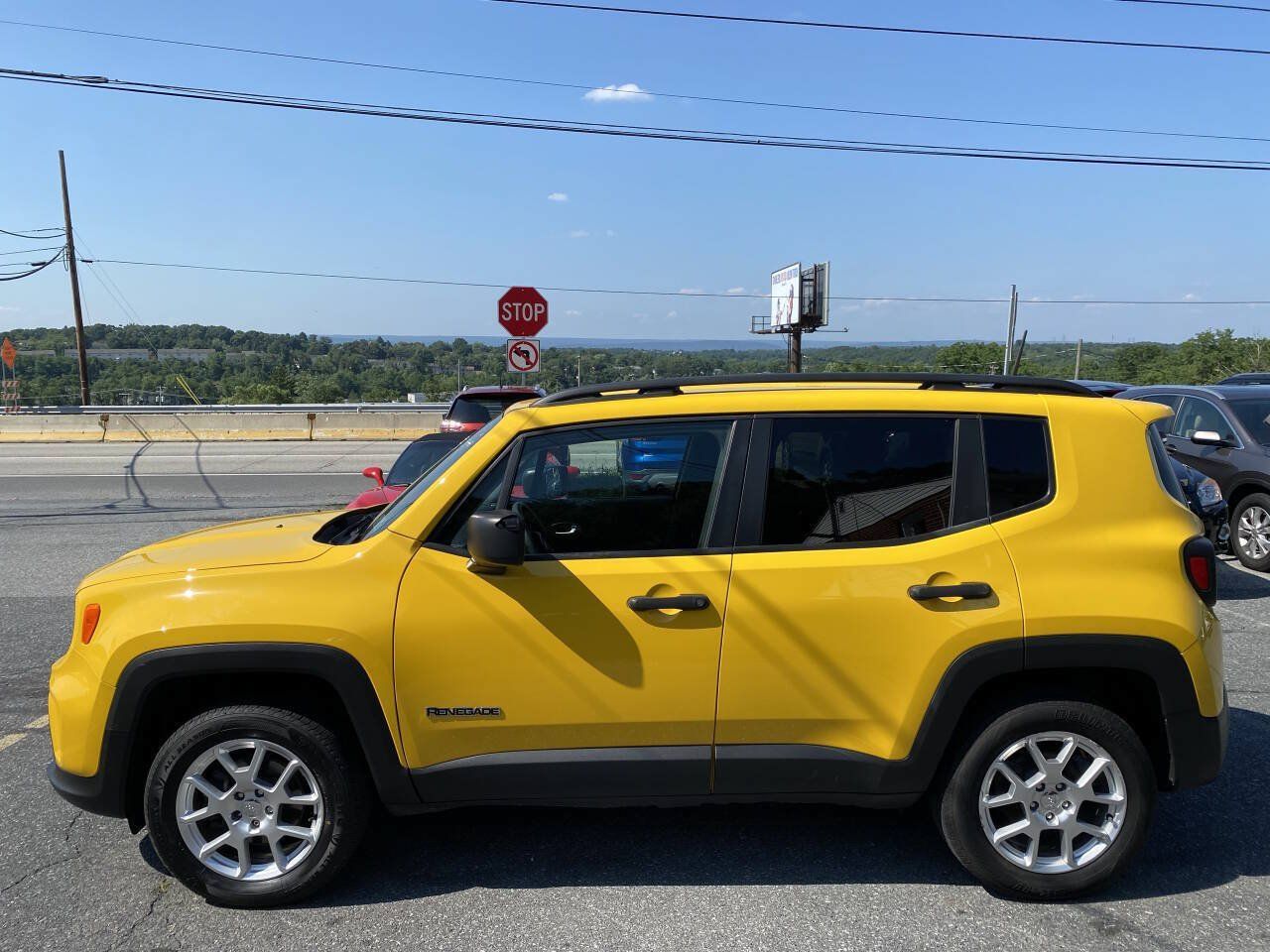 Used 2019 Jeep Renegade Sport w/ Sport Appearance Group AWD/4WD image 8
