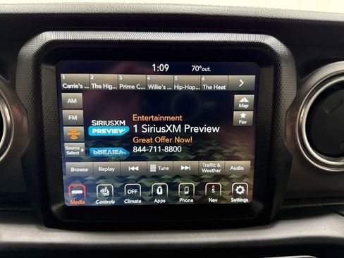 Used 2020 Jeep Wrangler Unlimited Sahara image 30