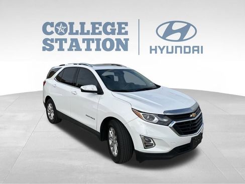 Used 2018 Chevrolet Equinox LT w/ Sun & Infotainment Package image 3