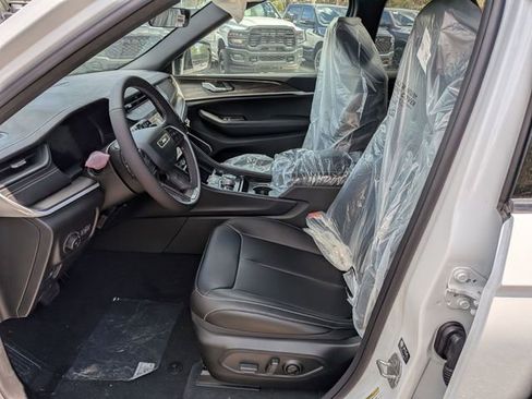 New 2026 Jeep Grand Cherokee Limited AWD/4WD image 10