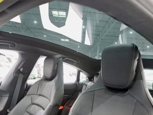 Used 2021 Porsche Taycan 4S image 32