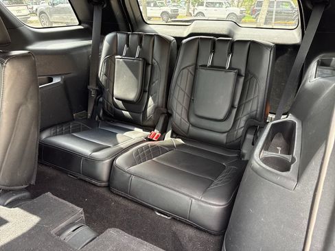 Used 2018 Ford Explorer Platinum AWD/4WD image 33