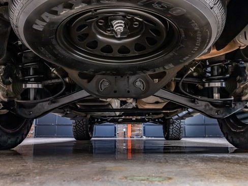 Used 2023 Chevrolet Suburban Z71 w/ Luxury Package image 16