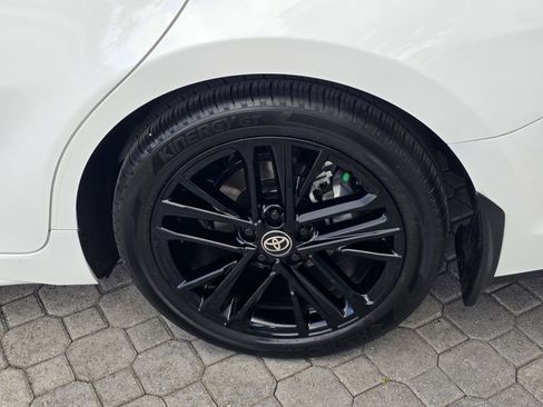 Used 2025 Toyota Camry SE image 5