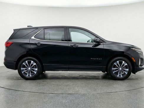 Used 2025 Chevrolet Equinox LT FWD image 11