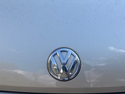 Used 2015 Volkswagen Beetle 1.8T FWD image 30