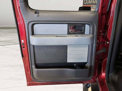 Used 2013 Ford F150 XLT w/ XLT Chrome Pkg image 16