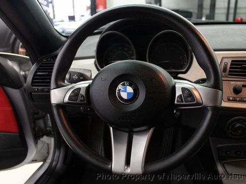 Used 2004 BMW Z4 3.0i image 13