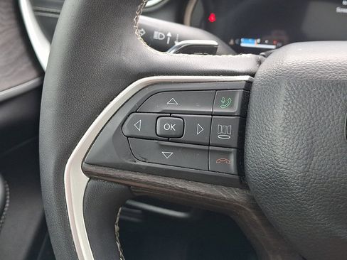 Used 2024 Jeep Grand Cherokee Limited w/ Luxury Tech Group II AWD/4WD image 21