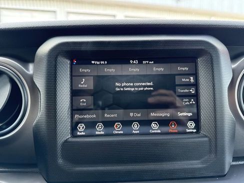 Used 2023 Jeep Wrangler Willys image 32