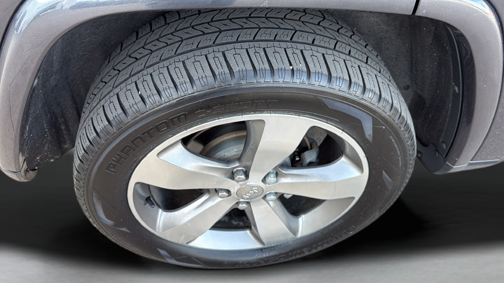 Used 2014 Jeep Grand Cherokee Overland AWD/4WD image 31