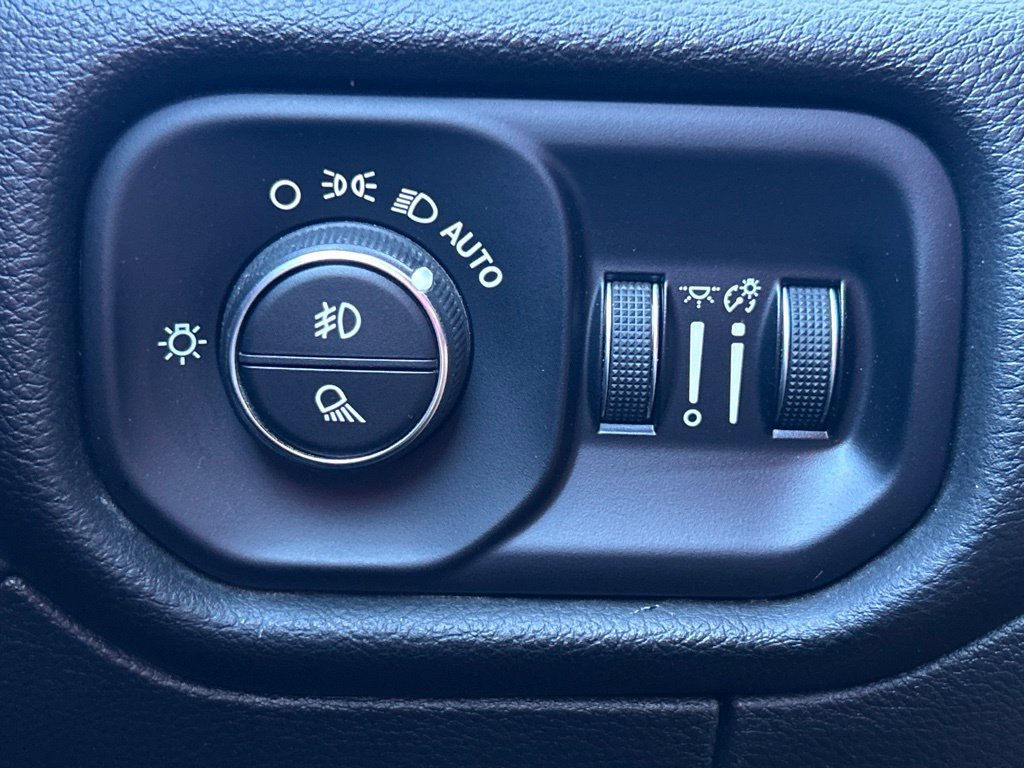 Used 2025 RAM 1500 Big Horn AWD/4WD image 30
