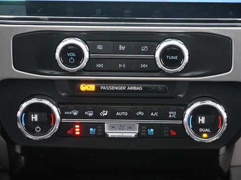 Used 2022 Ford F350 Platinum image 37