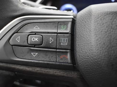 Used 2022 Jeep Grand Cherokee L Limited image 25