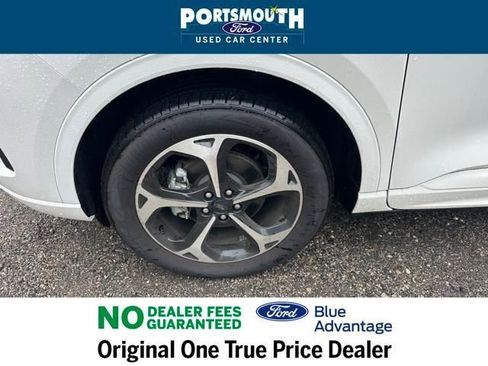 Certified 2024 Ford Escape ST-Line Select w/ Tech Pack #1 AWD/4WD image 32