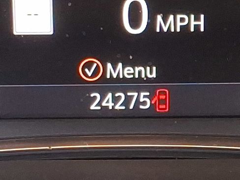 Used 2023 Chevrolet Traverse RS image 23