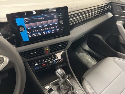 New 2025 Volkswagen Jetta SE image 17