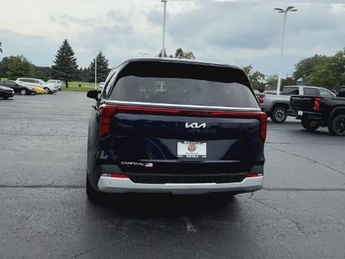 Used 2026 Kia Carnival FWD image 7