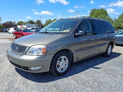 Used 2004 Ford Freestar SEL image 3