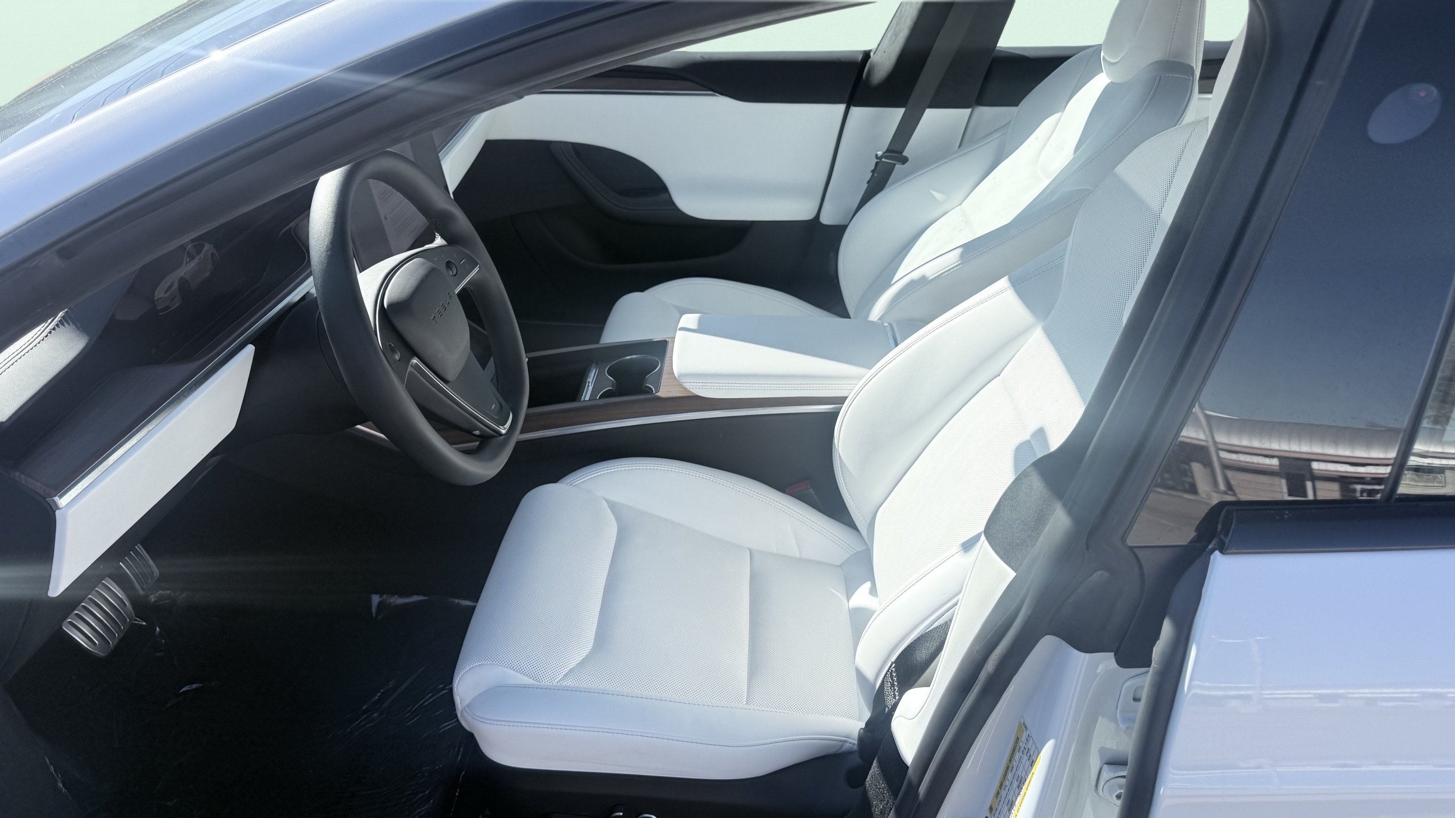 Used 2023 Tesla Model S AWD/4WD image 18