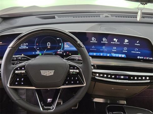 Certified 2025 Cadillac Lyriq Sport image 12