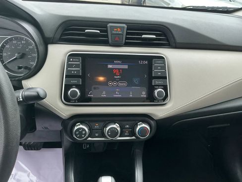 Used 2021 Nissan Versa SV FWD image 19