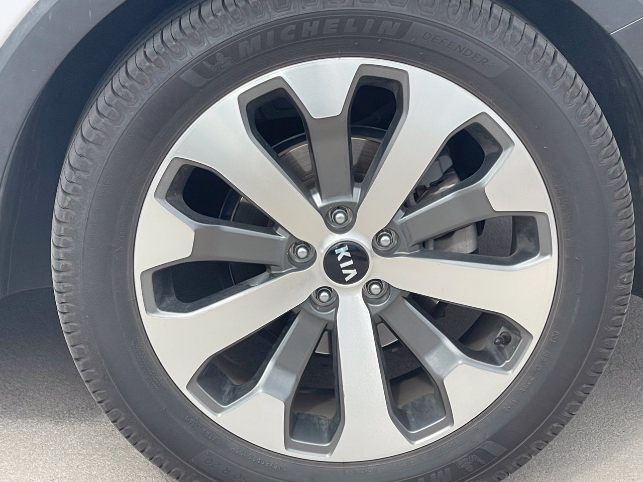 Used 2021 Kia Telluride EX w/ EX Premium Package FWD image 5