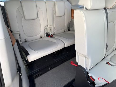 Certified 2025 Volkswagen ID. Buzz 1st Edition image 19