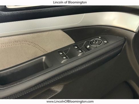Used 2017 Ford Explorer XLT w/ Equipment Group 202A image 21