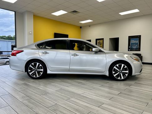 Used 2016 Nissan Altima 2.5 SR FWD image 5