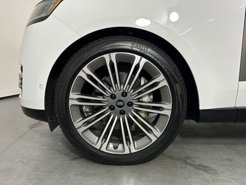 Used 2023 Land Rover Range Rover SE image 23