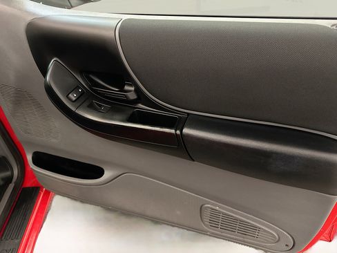 Used 2011 Ford Ranger XLT image 31