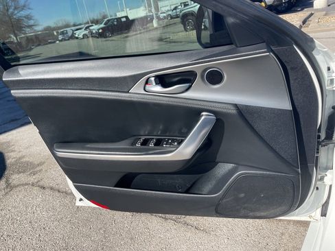 Used 2018 Kia Stinger GT image 29