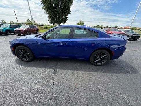 Used 2021 Dodge Charger SXT w/ Blacktop Package AWD/4WD image 2