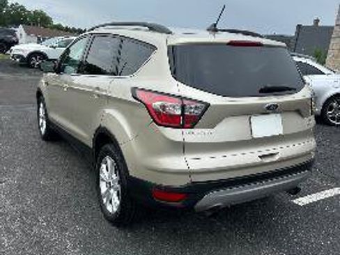 Used 2018 Ford Escape SE w/ Ford Safe & Smart Package AWD/4WD image 7