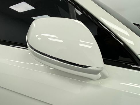 Used 2024 Bentley Bentayga image 15