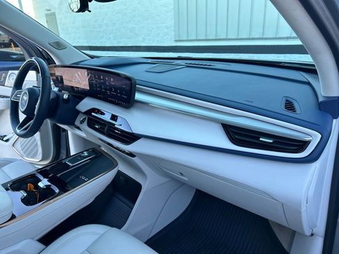 Certified 2025 Buick Enclave Avenir w/ Super Cruise Package image 39