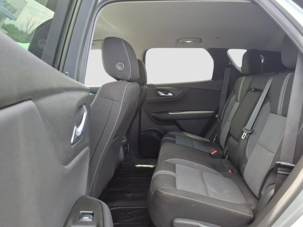 Used 2024 Chevrolet Blazer LT w/ Convenience Package FWD image 13