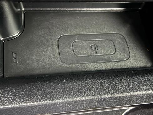 Used 2017 Toyota Tacoma TRD Sport image 16