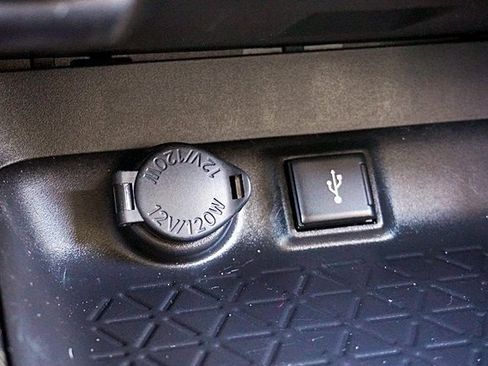 Used 2021 Toyota RAV4 XLE image 28