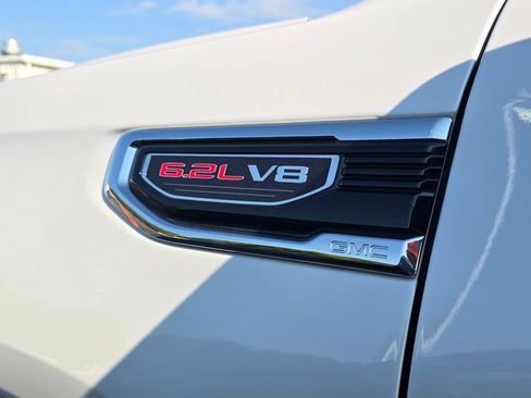 Used 2024 GMC Sierra 1500 SLT w/ SLT Premium Plus Package AWD/4WD image 23
