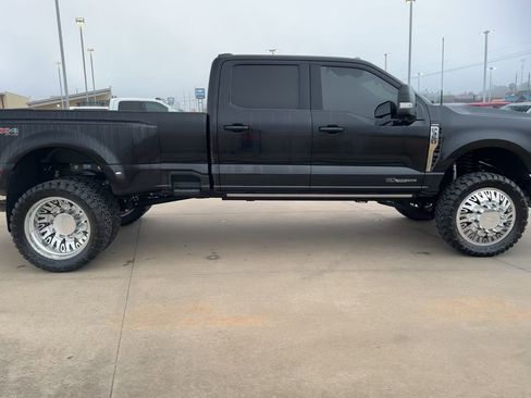 Used 2025 Ford F350 Lariat w/ Lariat Ultimate Package image 2