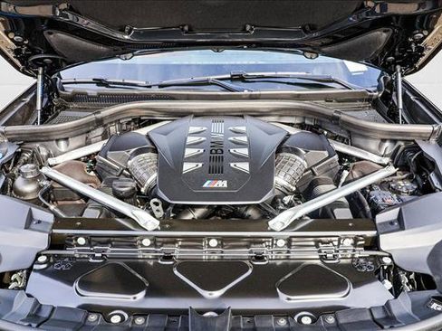 Used 2025 BMW X7 M60i w/ Climate Comfort Package image 29