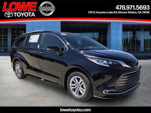 New 2026 Toyota Sienna Limited FWD image 1
