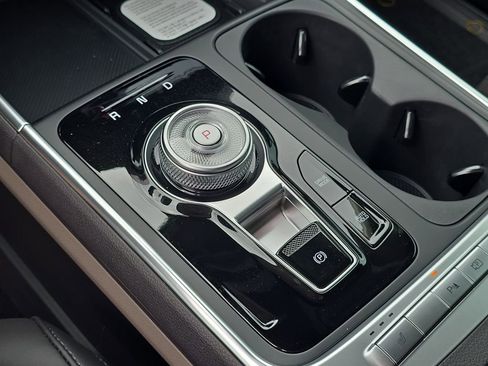 New 2026 Kia Carnival EX FWD image 29